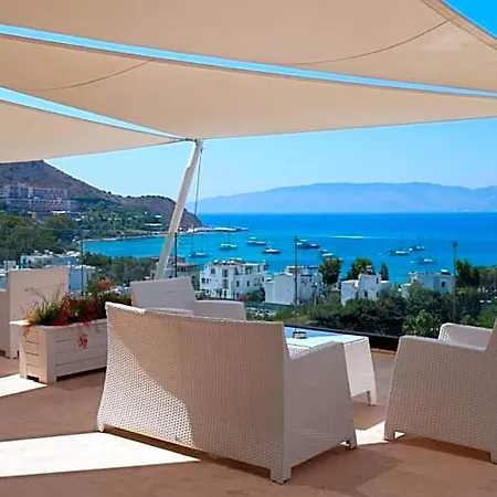 Bellazure Hotel
